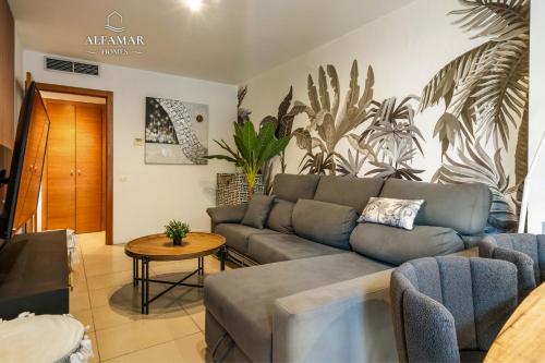 Siena Suite - Modern Apartment with Terrace, Parking and Swimming Pool