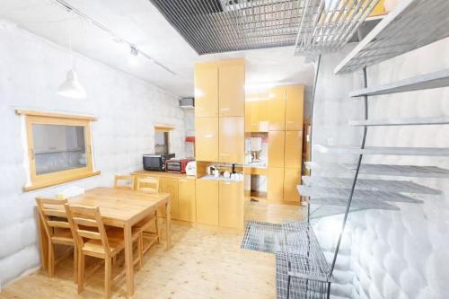 Ikebukuro sta. 10mins walk. Rough style 88㎡ House