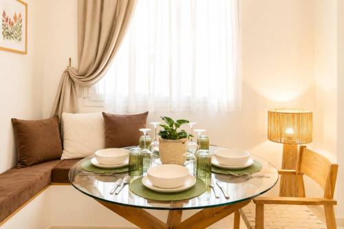 The PINE - Stylish Thessaloniki Stay & Private Parking