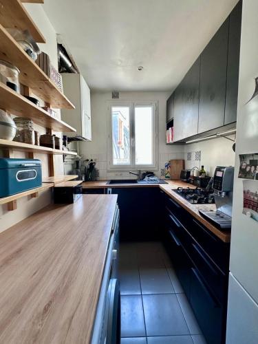 Bastille - Bright Haussmann-style 3-bedroom apartment with balcony