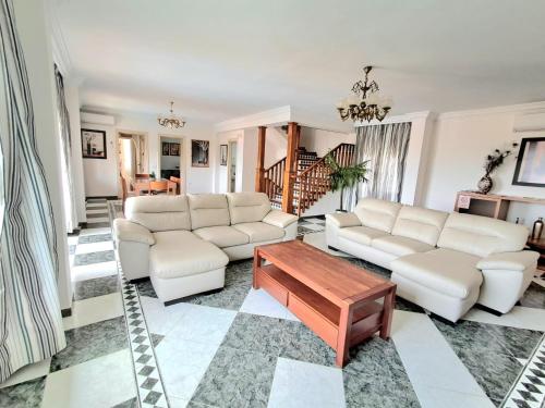 6 Bedroom Villa with Private Pool Games Room