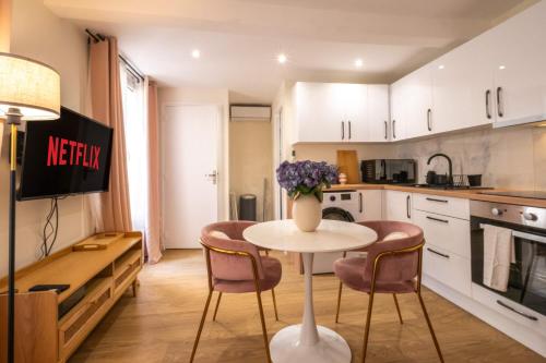 Elegant Studio Steps from Le Bon Marche