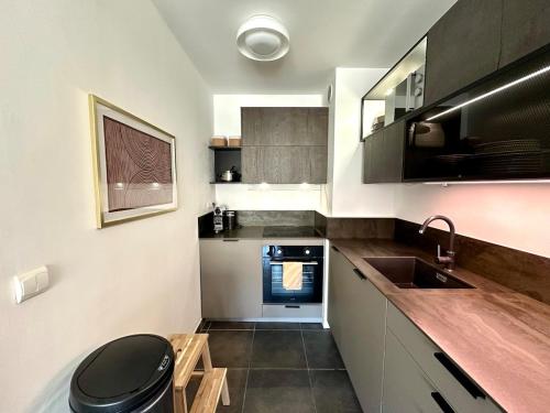 Luxury Beach Apartment with Terrace AC and Parking photo 12