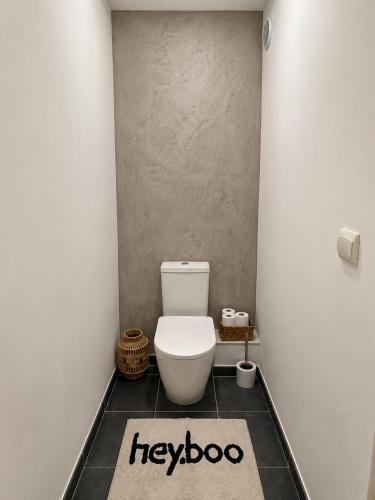 Luxury Beach Apartment with Terrace AC and Parking photo 13