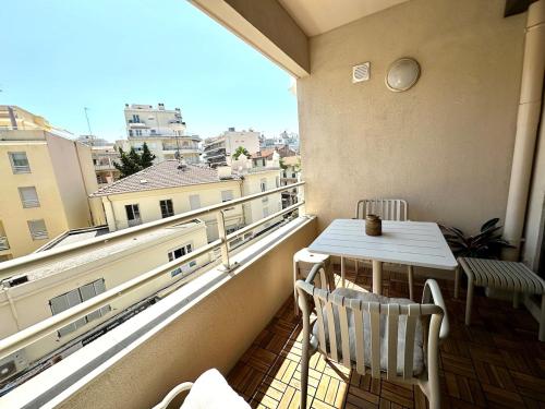 Luxury Beach Apartment with Terrace AC and Parking photo 14