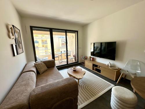 Luxury Beach Apartment with Terrace AC and Parking photo 20