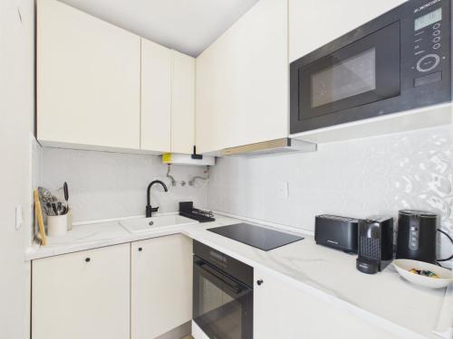 Brand-New Cosy Studio w/ A/C - Príncipe Real | By Airnest