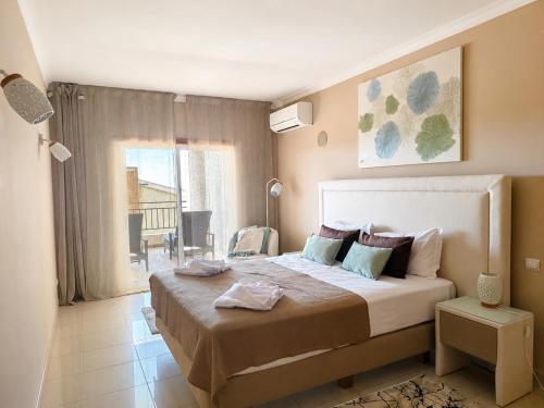 Golden deluxe family apartment