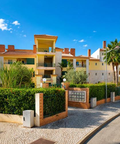 Golden deluxe family apartment