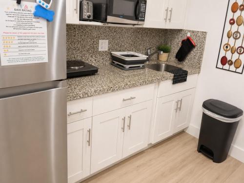Quiet & Centrally located House - PRIVATE PARKING, LAUNDRY AND STORAGE FOR LUGGAGE photo 15
