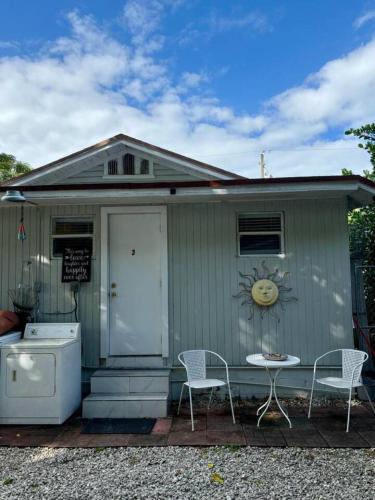 Quiet & Centrally located House - PRIVATE PARKING, LAUNDRY AND STORAGE FOR LUGGAGE photo 17