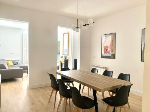 Spacious, newly renovated apartment next to Gran Vía