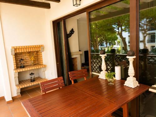 Seaside 1BDR w 2 bathrooms, AC, pool