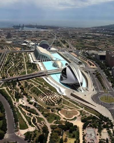 Premium Penthouse with Large Terrace, Ocean Views & Opposite the City of Arts and Sciences