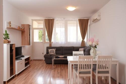 Stylish Comfort Apartment Split
