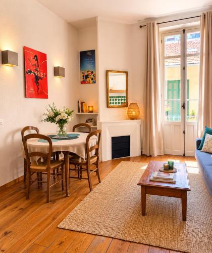 Appartement hyper centre Cannes 2 chambres balcon