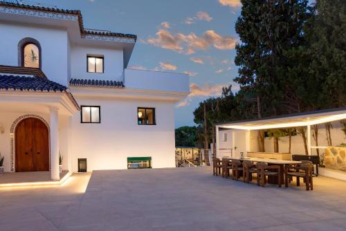 Luxury villa with sea views - heated pool - Jacuzzi