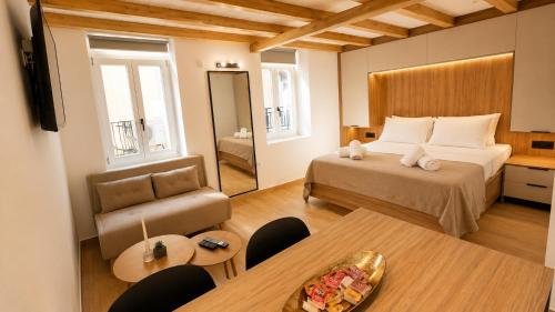 SAS luxury homes