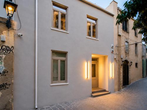 SAS luxury homes