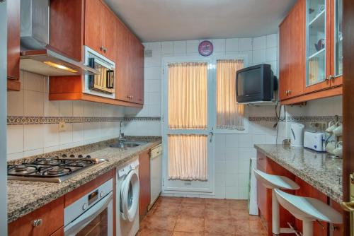 Elegant apartment in Marbella with sea and mountain view.
