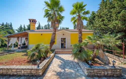 Family friendly house with a swimming pool Seget - Umag - 27237