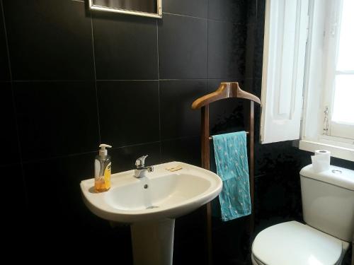 Small Niponic room at the Republica das Bananas - close to the city center