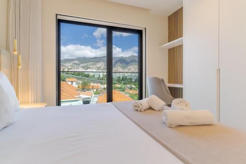 Funchal Sea View Apt, Pool, Ac & Parking