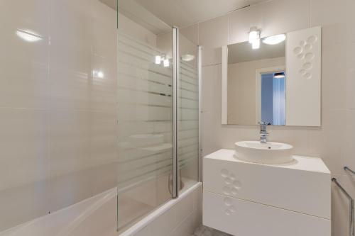 Funchal Sea View Apartment Near Forum Mall & Beach
