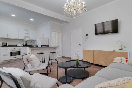 Central Funchal Apartment With Terrace - Nest I