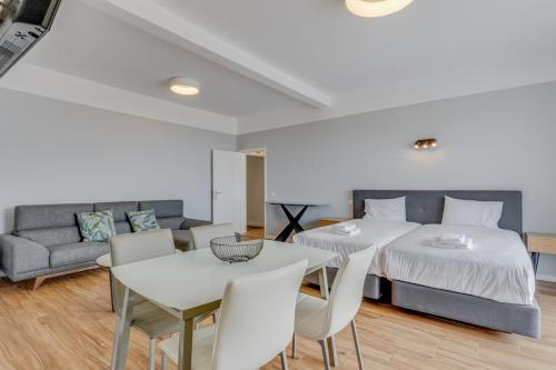 Villa Winter Apt 2 Stylish Stay Near Beaches