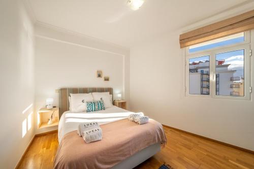 Sea View Apartment, Rooftop Terrace & Free Parking