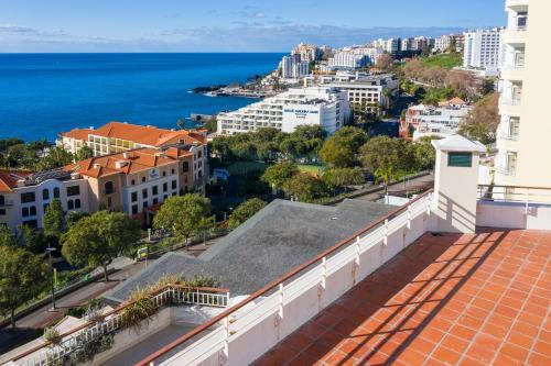 Sea View Apartment, Rooftop Terrace & Free Parking