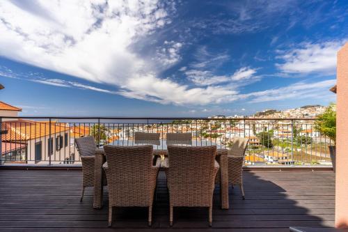 Santa Luzia Funchal View 2Br Pool, Ac & Parking