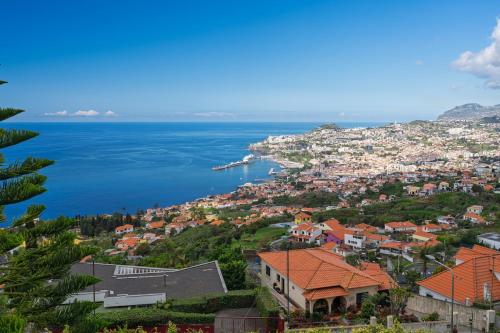 Funchal Apartment, Panoramic Sea & City Views, Ac
