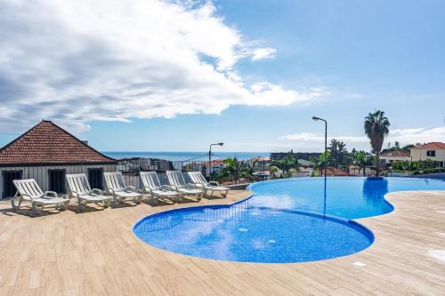 Golden View Funchal Pools, Parking & Comfort