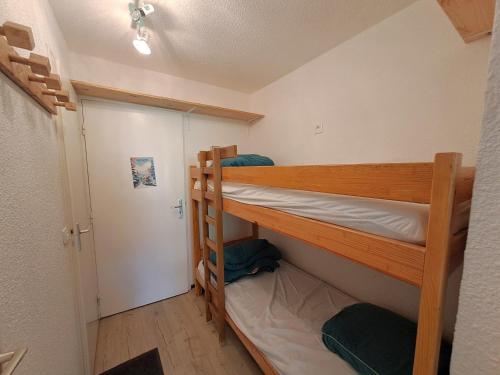 Studio confort pour 4, secteur calme avec parking couvert