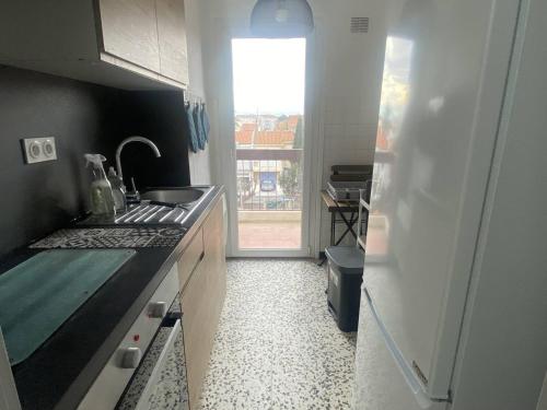 Appartement traversant avec parking - 4 pers. - FR-1-833-48