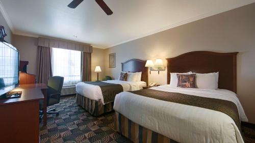 Postel nebo postele na pokoji v ubytování Best Western Plus Country Park Hotel