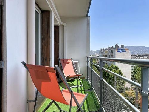 Balcony with BBQ - AC - La Timone 5 minutes away