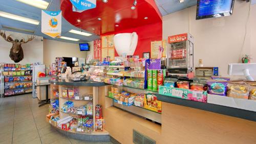 a store aisle of a grocery store with food at Best Western Plus Dragon Gate Inn in Los Angeles