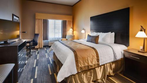 Postelja oz. postelje v sobi nastanitve Best Western Plus Emerald Inn & Suites