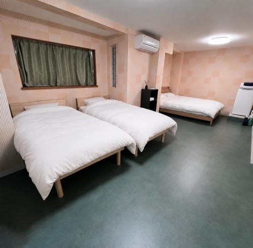 Shinsaibashi East Inn