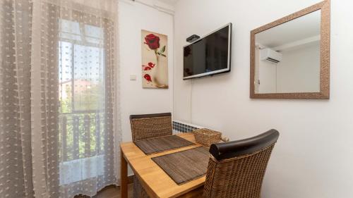 Beachfront apartment 1 - Dramalj by Villas Guide