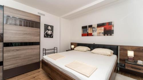 Beachfront apartment 1 - Dramalj by Villas Guide