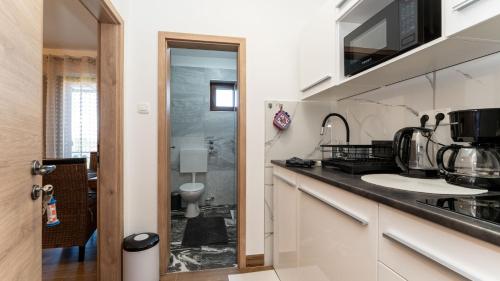 Beachfront apartment 1 - Dramalj by Villas Guide