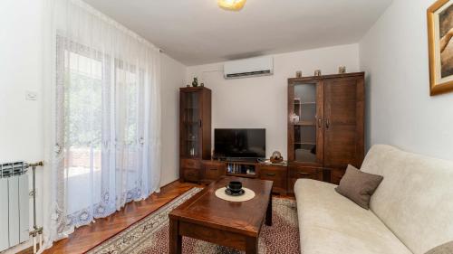 Beachfront apartment 3 - Dramalj by Villas Guide