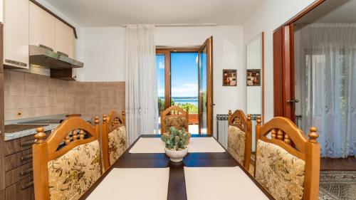 Beachfront apartment 3 - Dramalj by Villas Guide