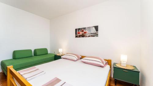 Beachfront apartment 4 - Dramalj by Villas Guide