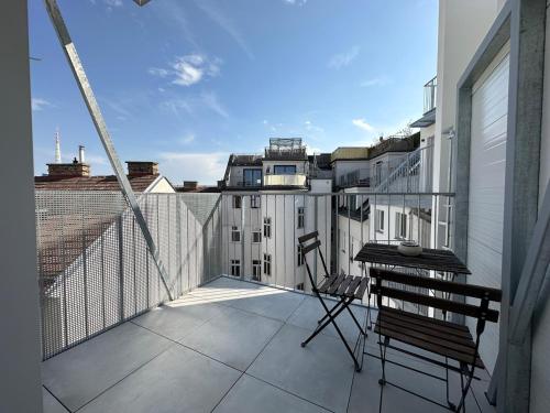 Rooftop-4 Guests-City view