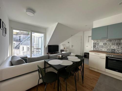 Rooftop-4 Guests-City view